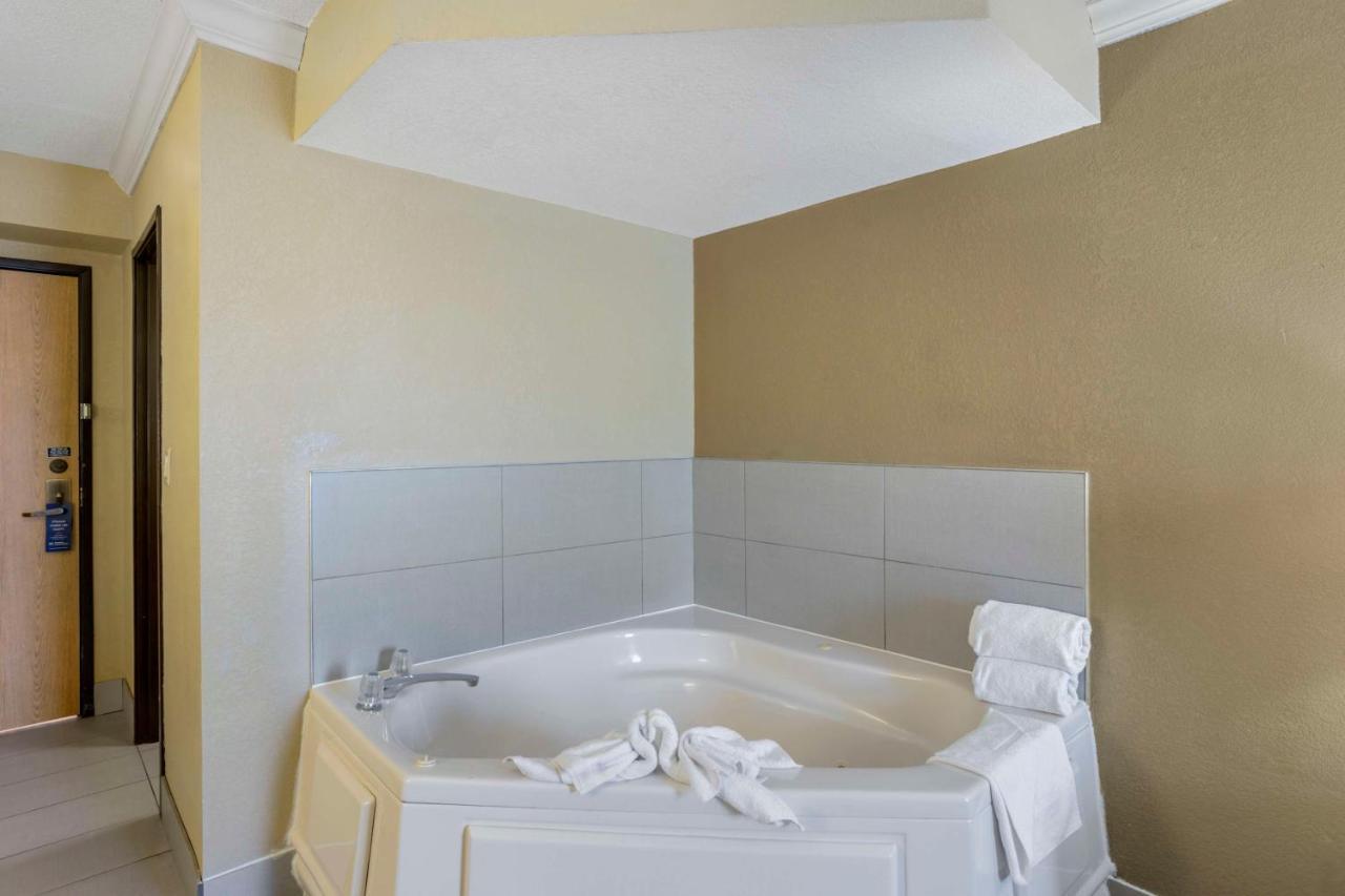 Best Western Harrisburg North Hotel Dış mekan fotoğraf