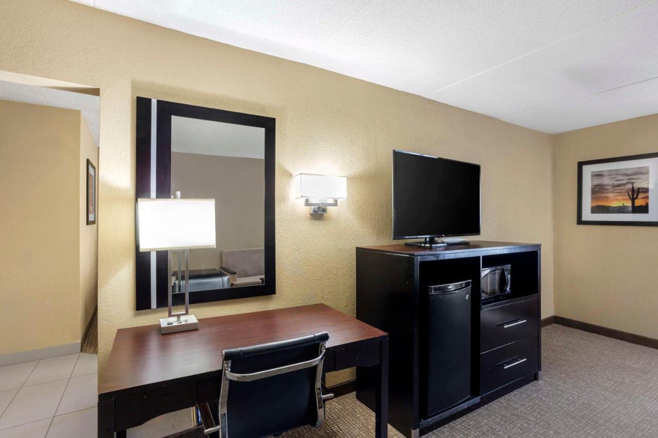 Best Western Harrisburg North Hotel Dış mekan fotoğraf