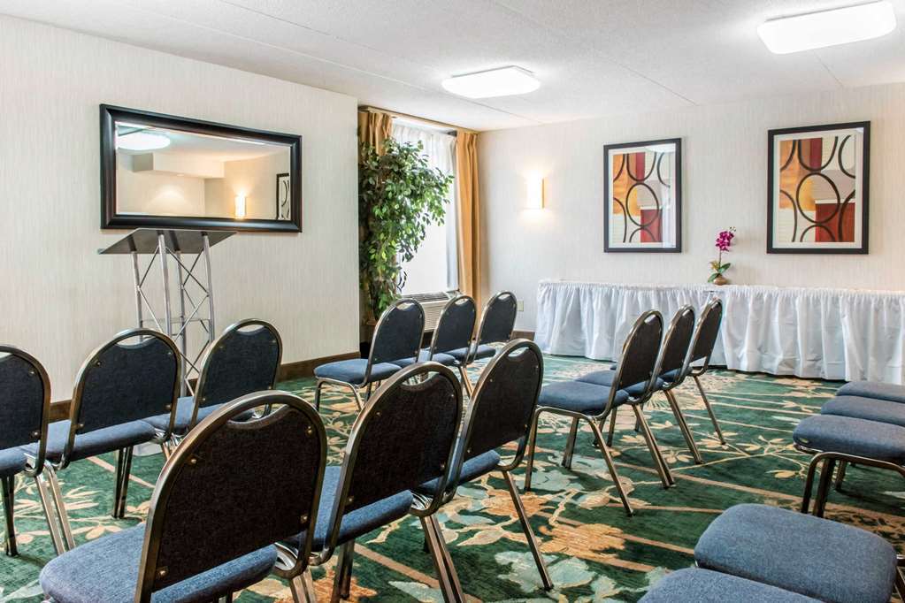 Best Western Harrisburg North Hotel Konforlar fotoğraf